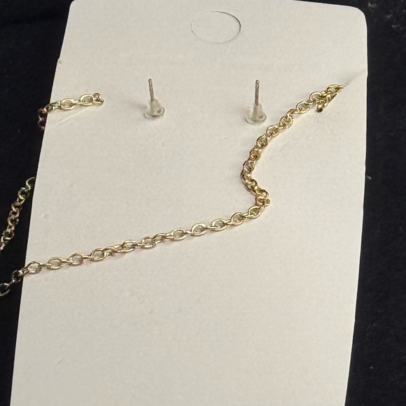 Fashion Jewelry Gold Tone Crystal Necklace & Earring Set - Picture 4 of 4